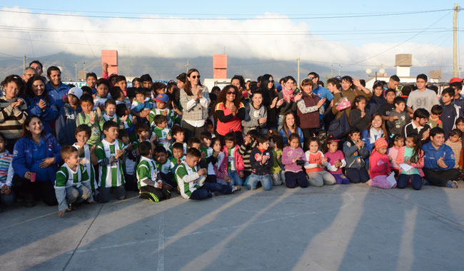 Diversas actividades para que los chicos disfruten durante las vacaciones de invierno en los 90 playones educativos