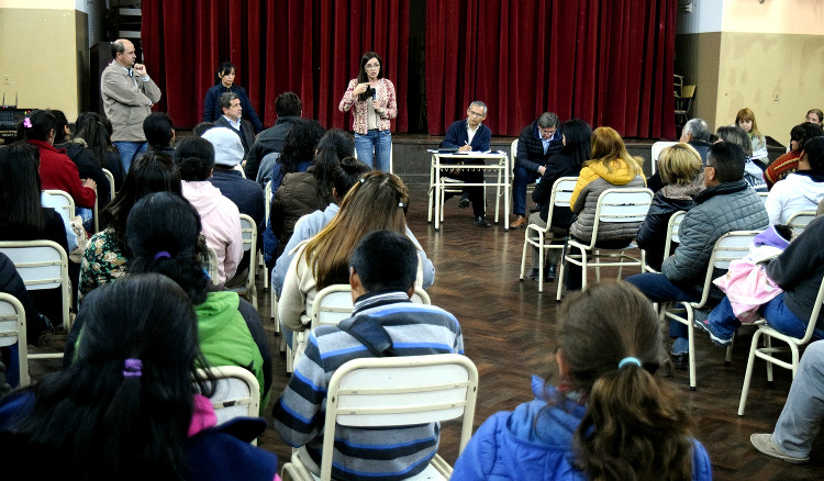 Excelente recepción de los padres de la Escuela Agrícola a la propuesta de gestión institucional Excelente recepción de los padres de la Escuela Agrícola a la propuesta de gestión institucional