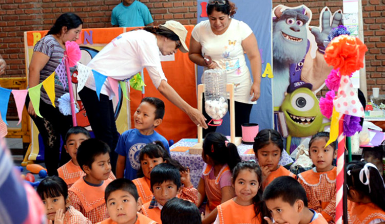 La ministra de Educación asistió en Cerrillos a la Expo Jardineros en Acción La ministra de Educación asistió en Cerrillos a la Expo Jardineros en Acción
