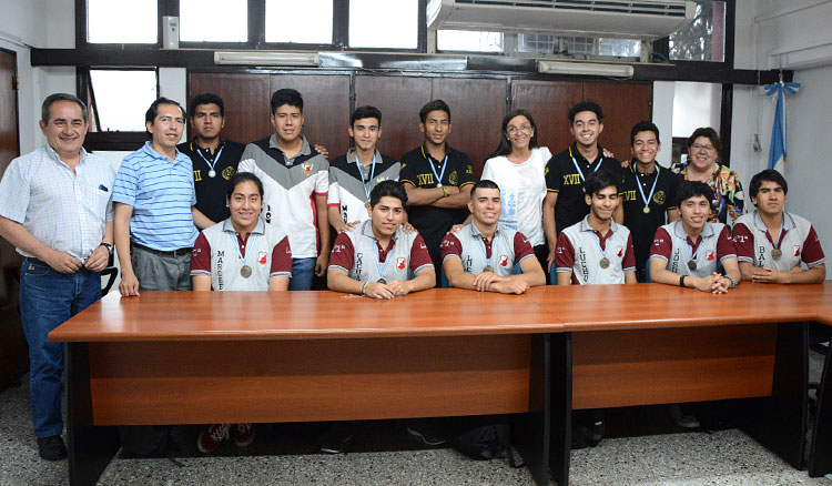Alumnos de la escuela técnica Alberto Einstein lograron medalla de oro Alumnos de la escuela técnica Alberto Einstein lograron medalla de oro