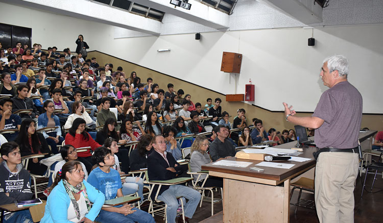 Inició el taller “La física al alcance de todos” Inició el taller “La física al alcance de todos”