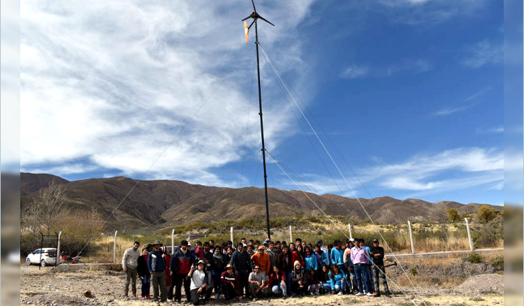 Estudiantes construyeron un aerogenerador para fomentar la economía rural de Payogasta