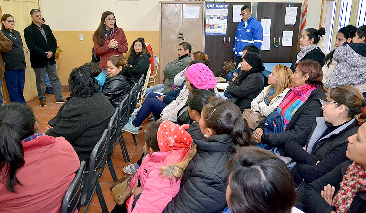 Encuentro de padres de la escuela Fray Luis Beltrán para dialogar sobre Educación Sexual Integral