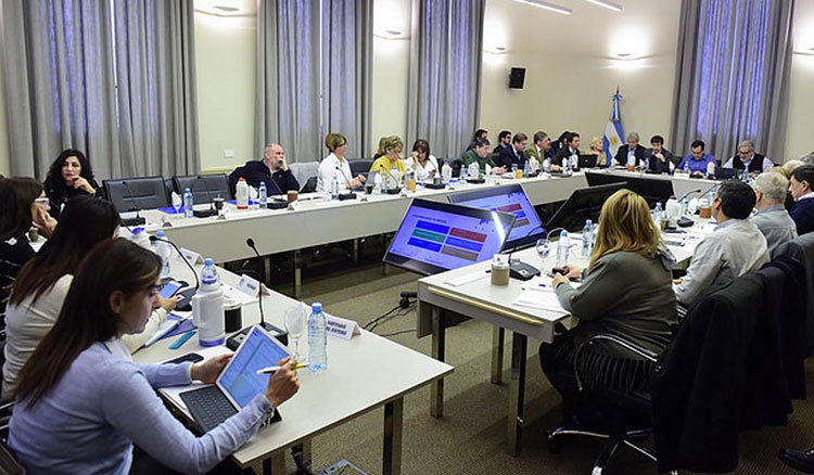 Berruezo participó en una reunión del Consejo Federal de Educación