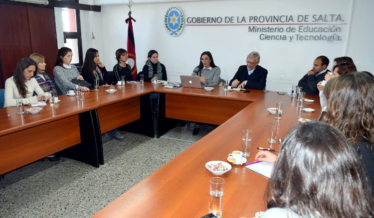 Planifican fortalecer la articulación entre empresas y el sistema educativo