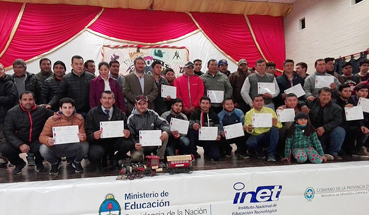 Finalizaron su formación más de setenta alumnos del aula taller móvil en El Galpón