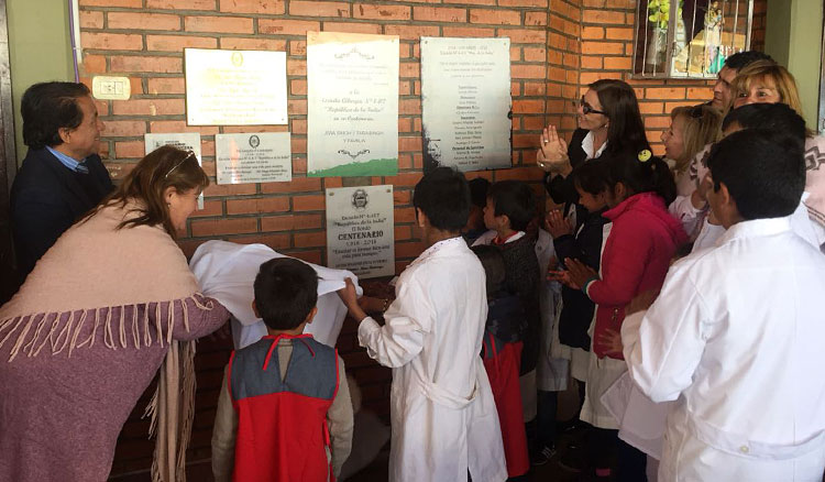 La escuela albergue República de la India del paraje El Bordo celebró su centenario