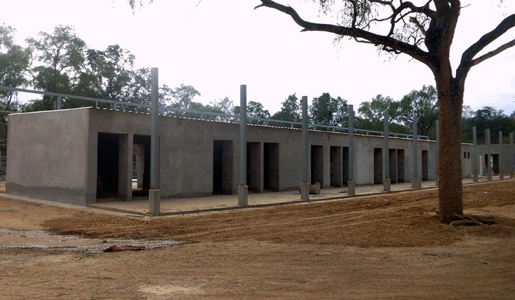 En Rancho El Ñato se construye un nuevo edificio escolar
