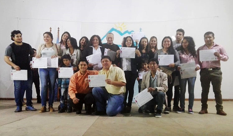 Entregaron certificados de informática a los alumnos del aula taller móvil en Aguaray