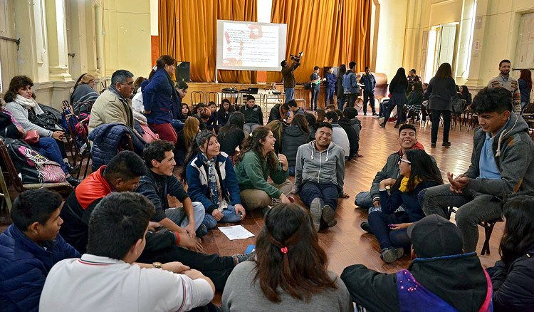 Estudiantiles secundarios realizaron actividades sobre liderazgo y resolución de conflictos