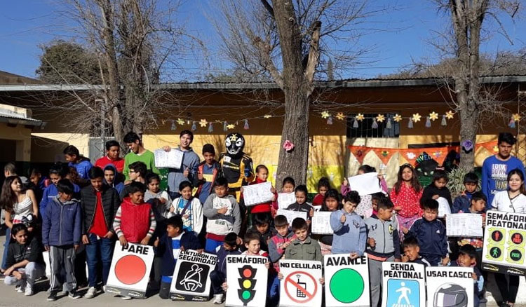 Realizan charlas de educación vial en distintos establecimientos