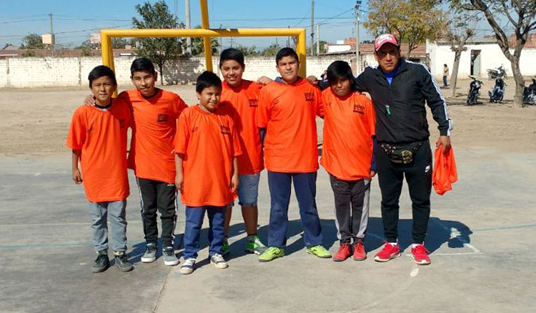 Escuelas de El Bordo jugaron interescolares de fútbol y básquet