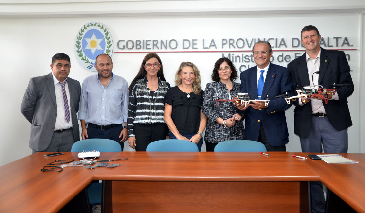 Entregaron drones para investigaciones a las universidades de Salta