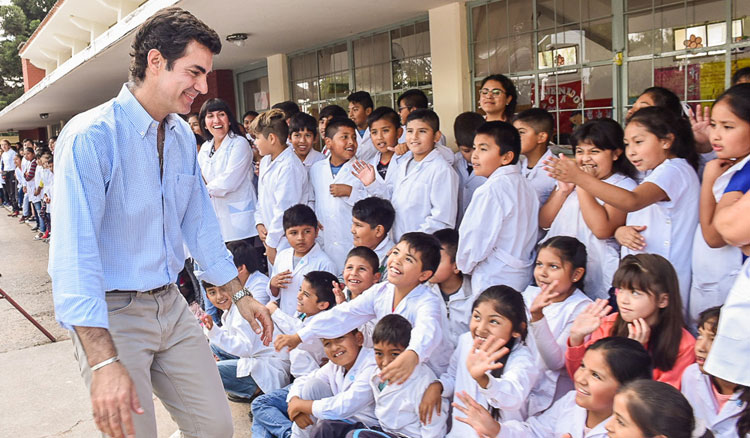 Más de 900 alumnos de la escuela Mariano Boedo de La Merced disfrutan de un nuevo playón deportivo Más de 900 alumnos de la escuela Mariano Boedo de La Merced disfrutan de un nuevo playón deportivo