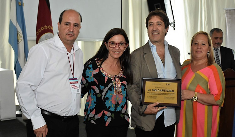 Entregaron certificados a docentes que se capacitaron Entregaron certificados a docentes que se capacitaron