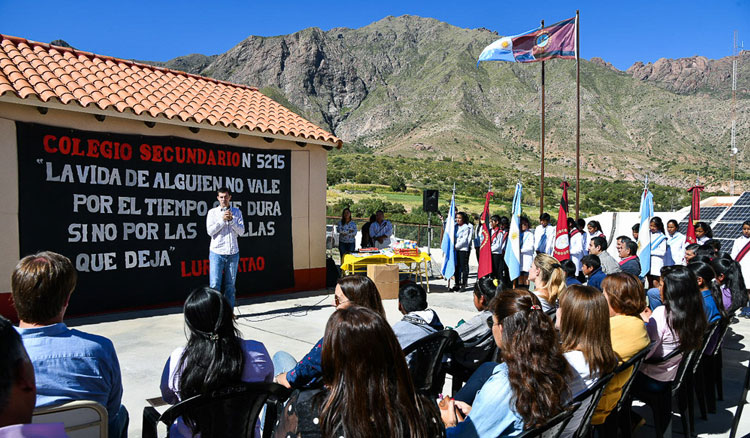 El Gobierno inauguró un edificio para formación secundaria en Luracatao El Gobierno inauguró un edificio para formación secundaria en Luracatao
