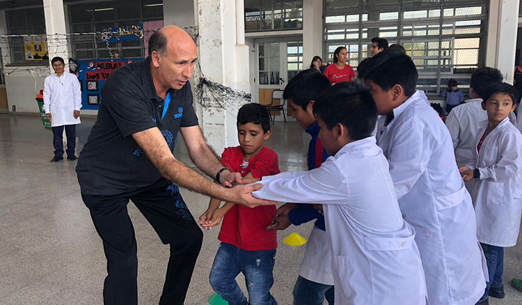 Por tercer año consecutivo se lanzó el programa El Vóley va a la Escuela