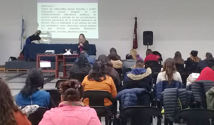 Encuentro sobre Discriminación hacia las mujeres... Encuentro sobre Discriminación hacia las mujeres...