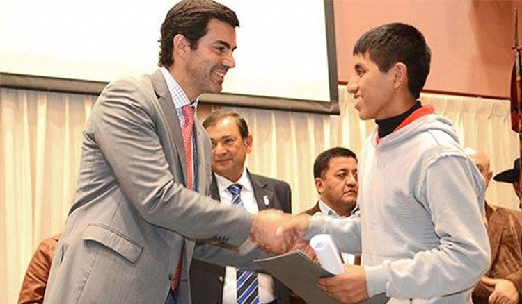 El Gobierno hará entrega de las becas al mérito por octavo año consecutivo El Gobierno hará entrega de las becas al mérito por octavo año consecutivo