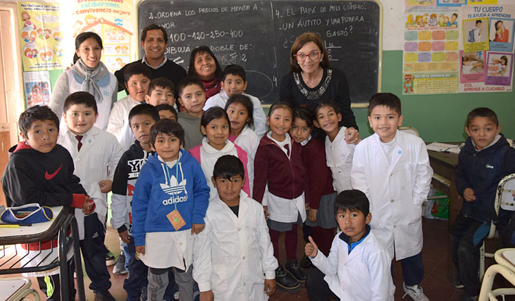 La ministra de Educación visitó escuelas de Cerrillos La ministra de Educación visitó escuelas de Cerrillos