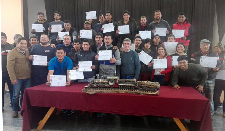 En Las Lajitas entregaron certificados a egresados del Aula Taller Móvil de Soldadura