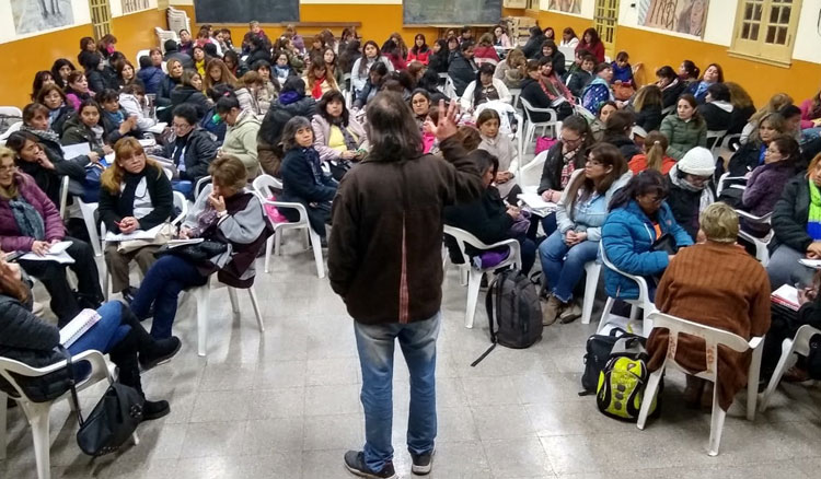 La densidad de las palabras: las conversaciones literarias como herramienta de mediación de la lectura La densidad de las palabras: las conversaciones literarias como herramienta de mediación de la lectura