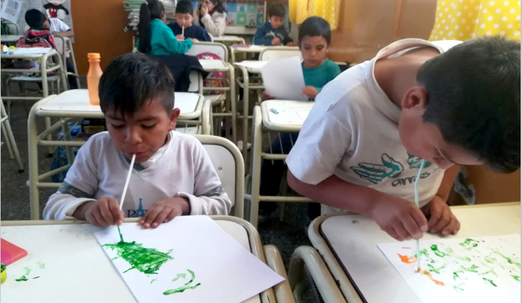 Itinerarios de lectura: Un recorrido desafiante que nos interpela como lectores y mediadores en la escuela Itinerarios de lectura: Un recorrido desafiante que nos interpela como lectores y mediadores en la escuela