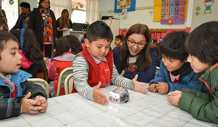 Más de 70% de escuelas de nivel inicial recibieron los kits de educación digital