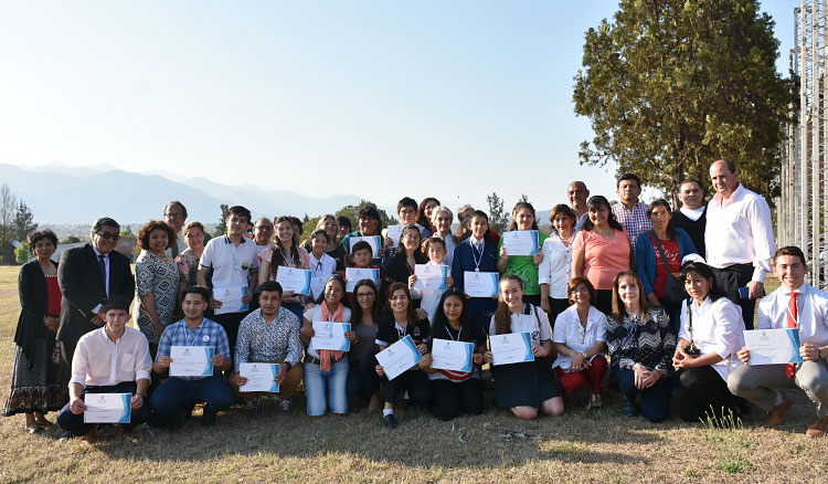 En el mes del estudiante se entregaron reconocimientos a alumnos de los distintos niveles y modalidades En el mes del estudiante se entregaron reconocimientos a alumnos de los distintos niveles y modalidades