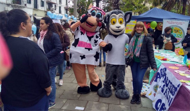 Estudiantes y docentes realizan actividades por el Día Mundial de la Alimentación