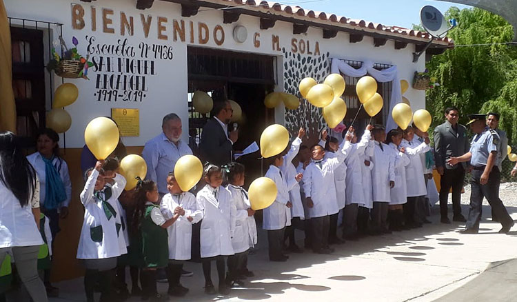 Centenario de la escuela San Miguel Arcángel de Gobernador Solá