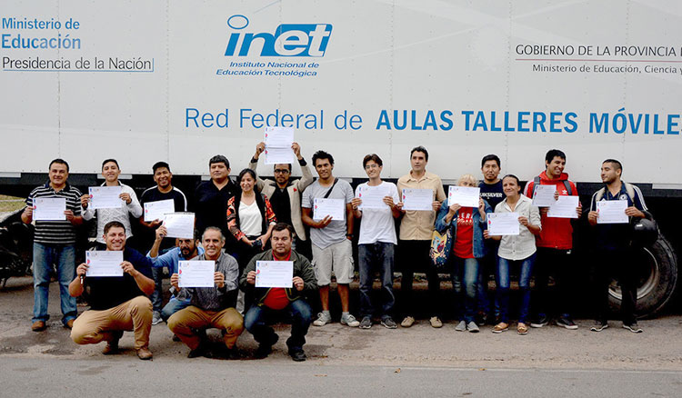 Recibieron certificación oficial los egresados del aula taller móvil de instalaciones domiciliarias