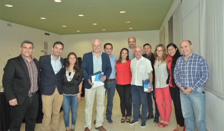 Cánepa: Tenemos que articular la formación profesional con el sector productivo para facilitar la inserción laboral de los egresados Cánepa: Tenemos que articular la formación profesional con el sector productivo para facilitar la inserción laboral de los egresados