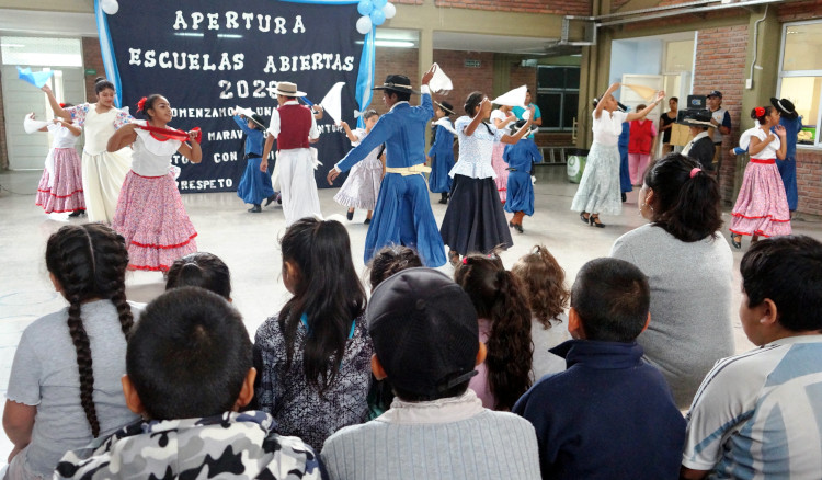 Escuelas que contienen, los sábados también estarán abiertas