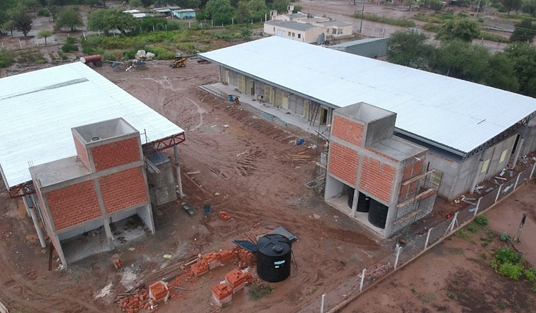 Sigue la construcción del nuevo edificio de nivel medio para El Ocultar Sigue la construcción del nuevo edificio de nivel medio para El Ocultar