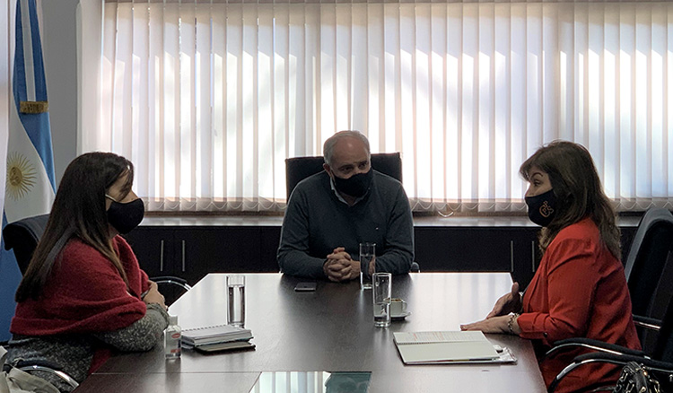 Cánepa: “La pandemia nos puso muchos desafíos que superar y la única forma de hacerlo es todos juntos” Cánepa: “La pandemia nos puso muchos desafíos que superar y la única forma de hacerlo es todos juntos”