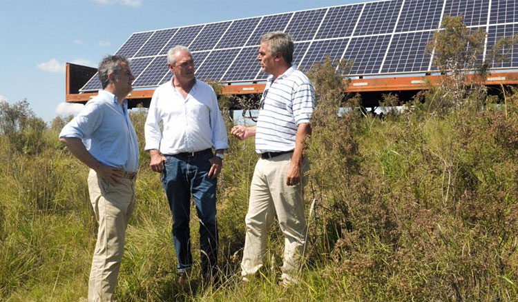 En Entre Ríos, realizan un ensayo experimental de riego con energía solar En Entre Ríos, realizan un ensayo experimental de riego con energía solar